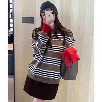 Женский шерстяной вязаный свитер с полосатыми манжетами — свободный крой для осени/зимы 2024 г. M коричневый