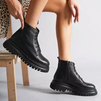 Женский стиль, черные кожаные ботинки с зубчатой подошвой из натуральной кожи