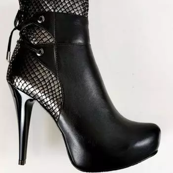 Женский стиль, черные сапоги на каблуке из 100 % натуральной кожи
