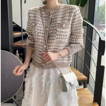 Женский свитер 2023, осень/зима, корейская версия, маленький и уникальный свитер для женщин, дизайн, французский вязаный кардиган, топ One Size чёрный