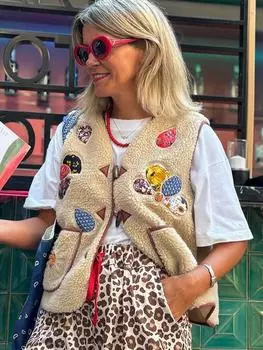 Женский жилет из овечьей шерсти с 3D-печатью, модный жилет без рукавов с V-образным вырезом и роговыми пуговицами 2024 года, новые утепленные женские майки на осень-зиму S