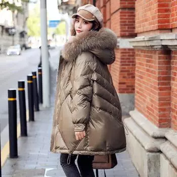 Женский зимний пуховик средней длины с воротником из натурального меха - 2022 год, корейский стиль, стильный и утепленный белым утиным пухом