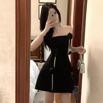 Женское элегантное платье-труба с розовой бахромой, облегающего кроя S чёрный