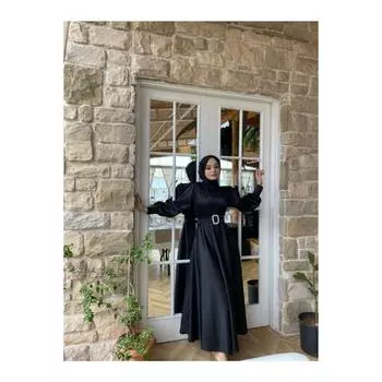 Женское черное атласное платье Bellae с поясом