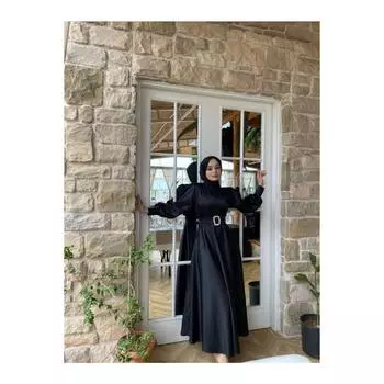 Женское черное атласное платье Bellae с поясом