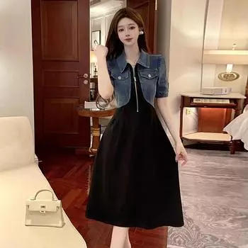 Женское джинсовое платье-футляр с рукавами-фонариками и узкими вставками из искусственной кожи S чёрный