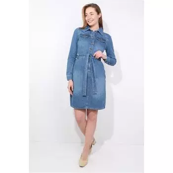 Женское джинсовое платье с длинным рукавом синего цвета с поясом