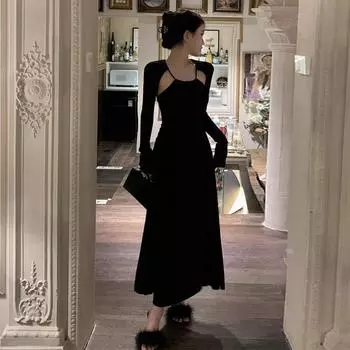 Женское французское черное платье с открытой спиной и бретельками на шее one size fits all чёрный