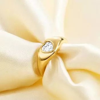 Женское кольцо, индивидуальное полированное минималистичное гипоаллергенное элегантное подарочное кольцо из нержавеющей стали с сердечком и стразами на палец US 6 серебряный