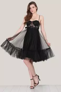 Женское короткое вечернее платье с поясом