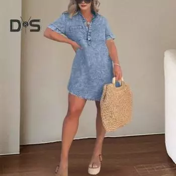 Женское летнее джинсовое платье с отворотом, V-образным вырезом, рваным подолом, короткими рукавами, трапециевидной формы выше колена, нагрудный карман, свободное однотонное мини-платье для поездок на работу M светло-синий