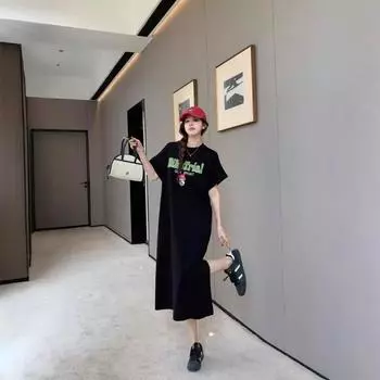 Женское летнее модное платье-футболка с круглым вырезом, свободное повседневное платье с разрезом и рукавами-крылышками M чёрный