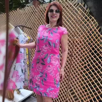 Женское летнее платье с цветочным принтом, круглым вырезом, короткими рукавами, длиной до колена, свободное платье миди для женщин среднего возраста, повседневное платье L розы красного