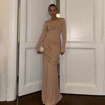 Женское осенне-зимнее однотонное круглое платье с длинным рукавом и длинными складками S чёрный