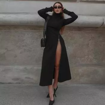 Женское осеннее плотное однотонное платье с высоким воротом, облегающим длинными рукавами, сексуальное платье с разрезом на молнии S чёрный