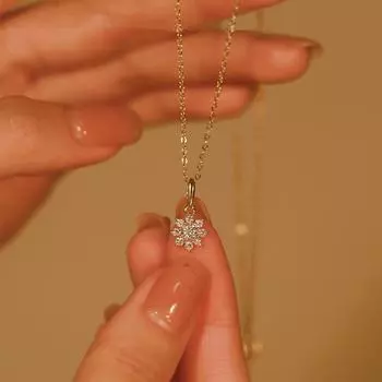 Женское ожерелье из стерлингового серебра 925 пробы со снежинками и бриллиантами, простой нишевый дизайн, легкая роскошная универсальная цепочка на ключицы для женщин 925