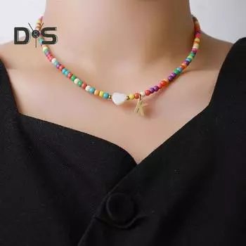 Женское ожерелье с подвеской в виде буквы и сердца, регулируемая удлиненная длина, в стиле ретро, этнический стиль, разноцветные рисовые бусины, гладкая шея, женское колье, подарок для лучшей подруги A