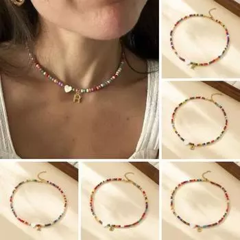 Женское ожерелье с подвеской в виде буквы и сердца, регулируемая удлиненная длина, в стиле ретро, этнический стиль, разноцветные рисовые бусины, гладкая шея, женское колье, подарок для лучшей подруги R