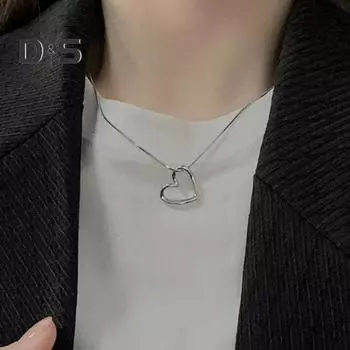 Женское ожерелье с подвеской в виде полого сердца, регулируемая длина, мягкий стиль, однотонное гальваническое украшение на шею для повседневных вечеринок, выпускного вечера серебряный