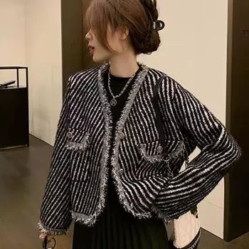 Женское пальто на весну и осень 2023, свободное пальто с длинными рукавами, кардиган со знаменитостями, с маленьким ароматным кисточкой, с v-образным вырезом и длинными рукавами One Size чёрный