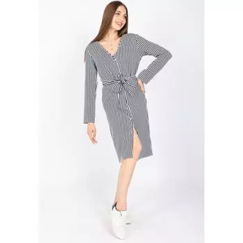 Женское платье в полоску с поясом