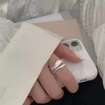 Женское поп-кольцо, уникальное кольцо с двойной волной на указательный палец, женский нишевый дизайн, легкий роскошный холодный ветер, модные индивидуальные отверстия 1 pc