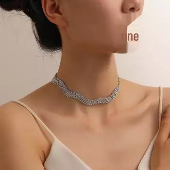 Женское роскошное ожерелье-чокер с цирконами и стразами 2024 года — элегантный и простой дизайн золотой