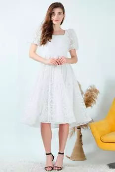 Женское серебристое вечернее платье длины миди с объемными рукавами