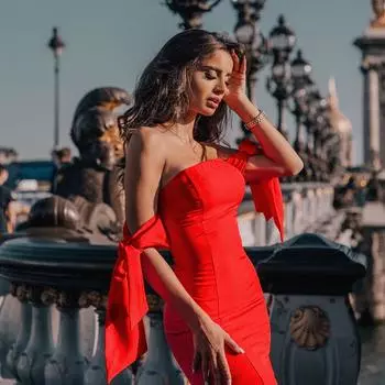 Женское сексуальное платье без бретелек с одним вырезом S белый