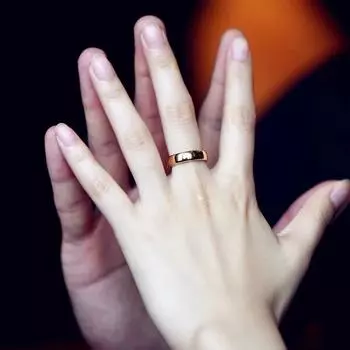 Женское сферическое гладкое кольцо из титановой стали 6 мм number 8