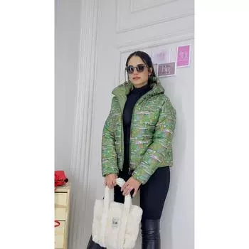 Женское стеганое пальто с капюшоном и узором