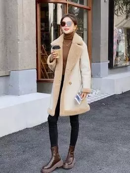 Женское универсальное пальто из замши ягненка, зимнее бархатное утолщенное пальто средней длины с мехом ягненка M бежевый