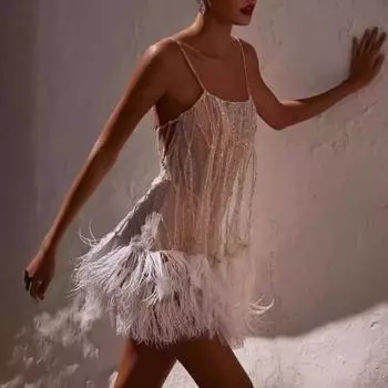 Женское вечернее платье-комбинация с многослойным подолом с бахромой, без спинки, без рукавов, с глубоким вырезом, без воротника, с пайетками, тонкая сетка, коктейльное S белый