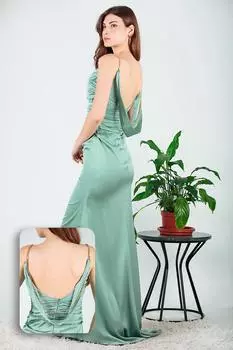 Женское вечернее платье с цепочкой