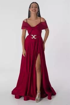 Женское вечернее платье с разрезом и открытыми плечами бордово-красное
