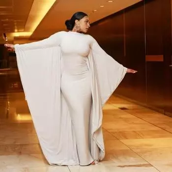 Женское вечернее платье с рукавами «летучая мышь» скинни-кейп чистого цвета с круглым вырезом, длинное S белый