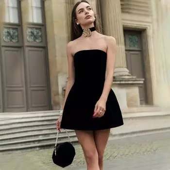 Женское зимнее сексуальное платье без бретелек с бретелью через шею и цветочным декором S чёрный