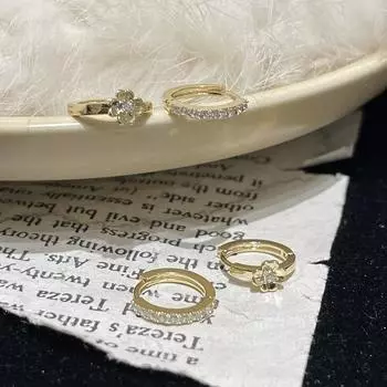 Женственные серьги-пряжки с цветком и блестящими бриллиантами, простые маленькие серьги-кольца из циркония