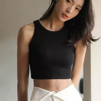 Жилет для йоги без рукавов с круглым вырезом и пупком, впитывающий пот, сексуальный однотонный ребристый спортивный топ-бретелька, повседневная одежда L чёрный