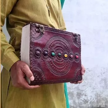 Журнал из толстой кожи на 600 страниц, большой кожаный блокнот из семи камней, пустая книга ручной работы, альбом для рисования, рождественский подарок, журнал мечты, гримуар 10 x 13 in коричневый