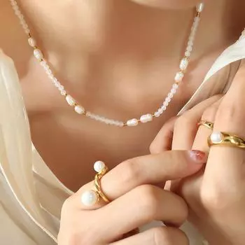 Зимнее новое невыцветающее французское ретро персонализированное каменное пресноводное жемчужное ожерелье из титановой стали с позолотой и бусинами