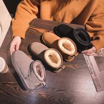 Зимние ботинки женские меховые интегрированные новые летние теплые мини кожаные хлопковые женские нескользящие короткие туфли-трубы 35