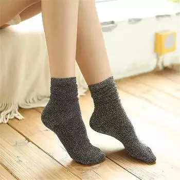 Зимние хлопковые однотонные блестящие женские простые носки, модные носки для студенток с художественной складкой, толстые теплые носки с блестящей металлической линией, модные носки чёрный