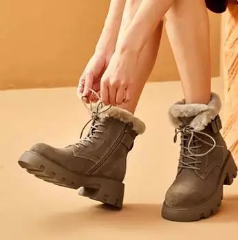 Зимние кожаные ботинки женские замшевые с круглым носком толстые молнии сбоку теплые меховые женские туфли на платформе 40 чёрный