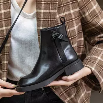 Зимние кожаные мотоциклетные ботинки для женщин с круглым носком и толстой подошвой, эластичные, без застежек, плюшевые женские туфли 35 чёрный