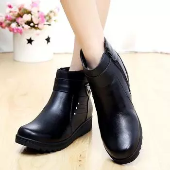 Зимние кожаные женские туфли из хлопка для мам, короткие женские сапоги на низком каблуке, шерстяные короткие сапоги-трубы с плоским дном для мам из хлопка 35 чёрный