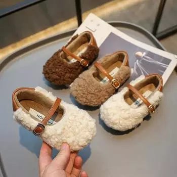 Зимние новые детские туфли на плоской подошве с мехом, легкие теплые детские повседневные туфли 2024 года, плюшевые теплые нескользящие легкие удобные туфли для отдыха для девочек с мехом 21