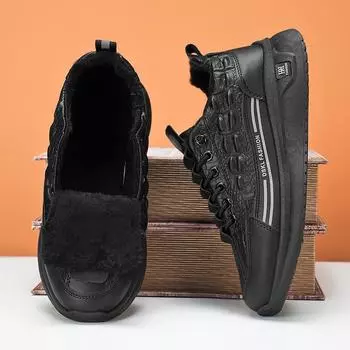 Зимние новые мужские туфли из бархата, мужские повседневные спортивные туфли, удобные и дышащие, корейская версия, универсальные кожаные туфли для папы 39 чёрный