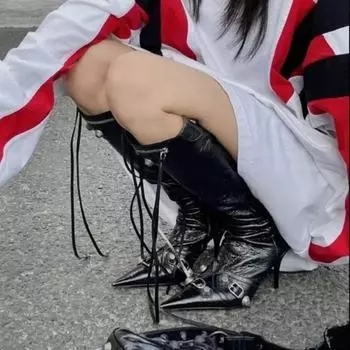 Зимние новые женские сапоги 2024 года, модные, высокого качества, с острым носком, однотонные, с боковой молнией, на высоком каблуке, модные женские сапоги на высоком каблуке 34 чёрный