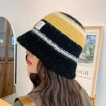 Зимние плюшевые панамы для женщин, цветные полосатые рыболовные шапки с надписями и надписями, корейские винтажные вязаные шапки для ушей one size чёрный